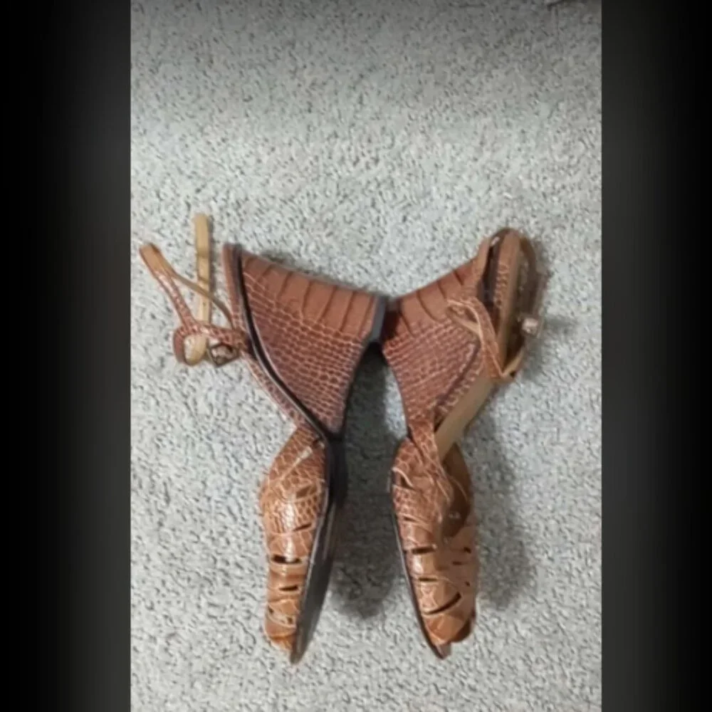 Modern does 1940s Stuart Weitzman Brown Crocodile Strappy Wedge Sandals 7.5 - Picture 5 of 6